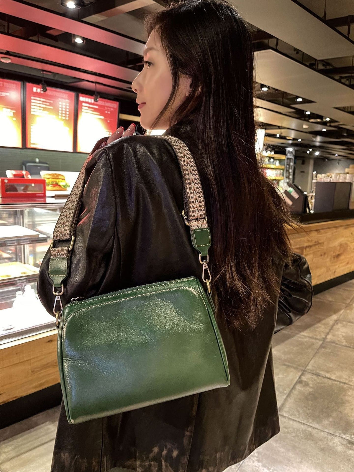 Genuine Leather Crossbody Pillow Bag – Top-Layer Cowhide Shoulder Bag for Women