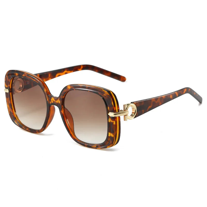 Fashion Square Sunglasses – Vintage UV400 Shades for Women