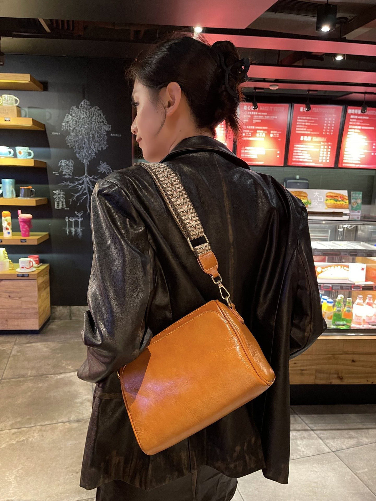 Genuine Leather Crossbody Pillow Bag – Top-Layer Cowhide Shoulder Bag for Women